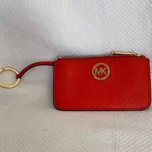 🦩Michael Kors Red/orange Key Holder coin purse with Gold Accents🦩NWOT